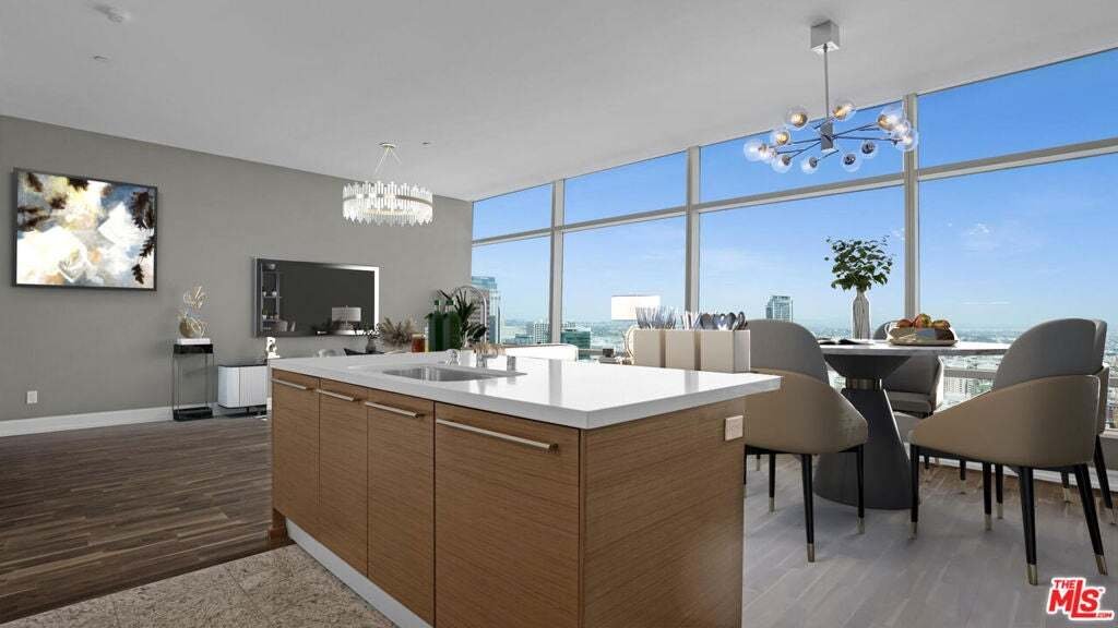 Condo in Los Angeles, California, United States 5 - 18554483