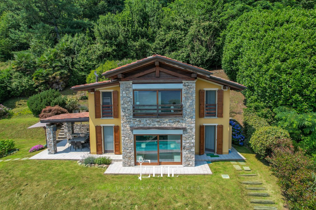 Villa in Arona, Piedmont, Italy 2 - 18371241