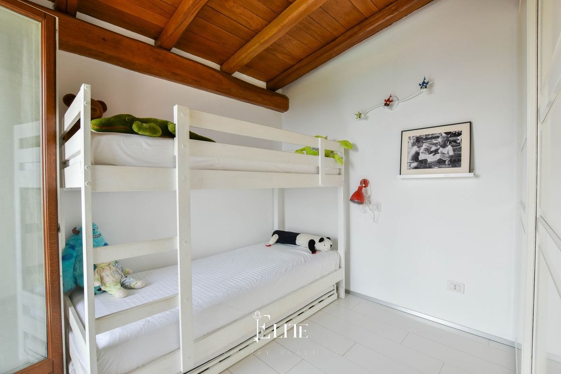 Villa in Arona, Piedmont, Italy 5 - 18371241