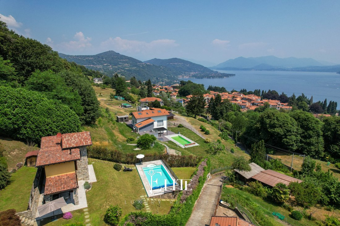 Villa in Arona, Piedmont, Italy 3 - 18371241