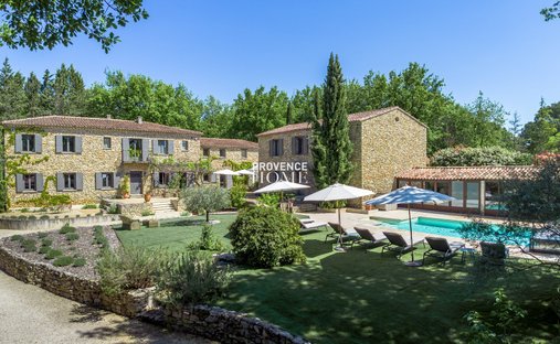 Estate in Gordes, Provence-Alpes-Côte d'Azur, France 1