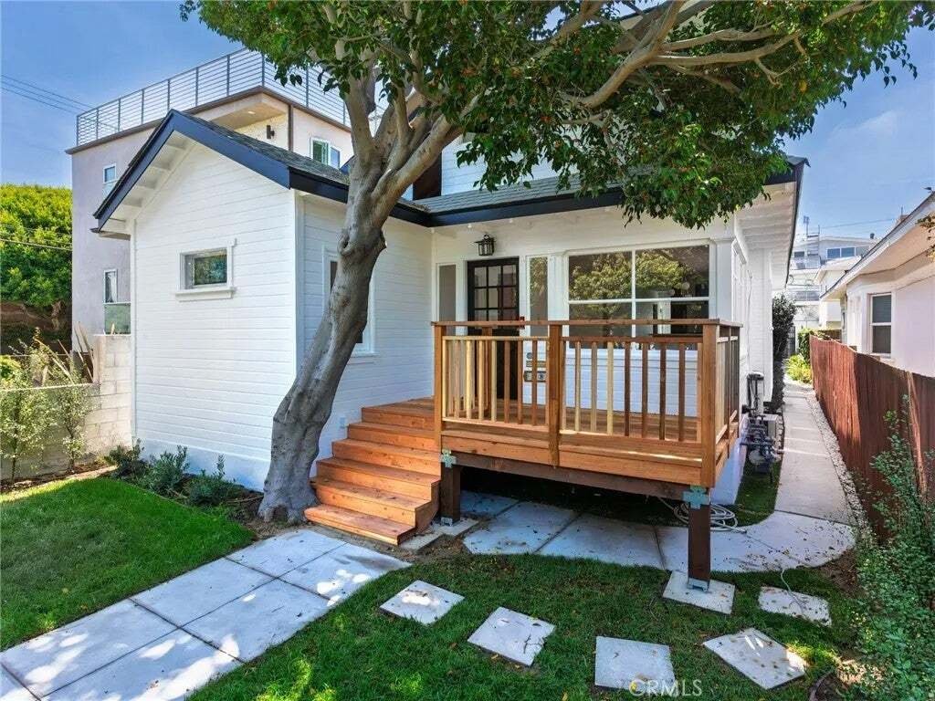 Los Angeles, California, United States 1 - 18555420