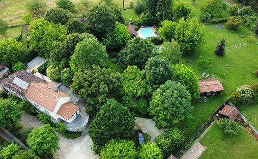 Estate in Arrondissement of Sarlat-la-Canéda, Nouvelle-Aquitaine, France 1
