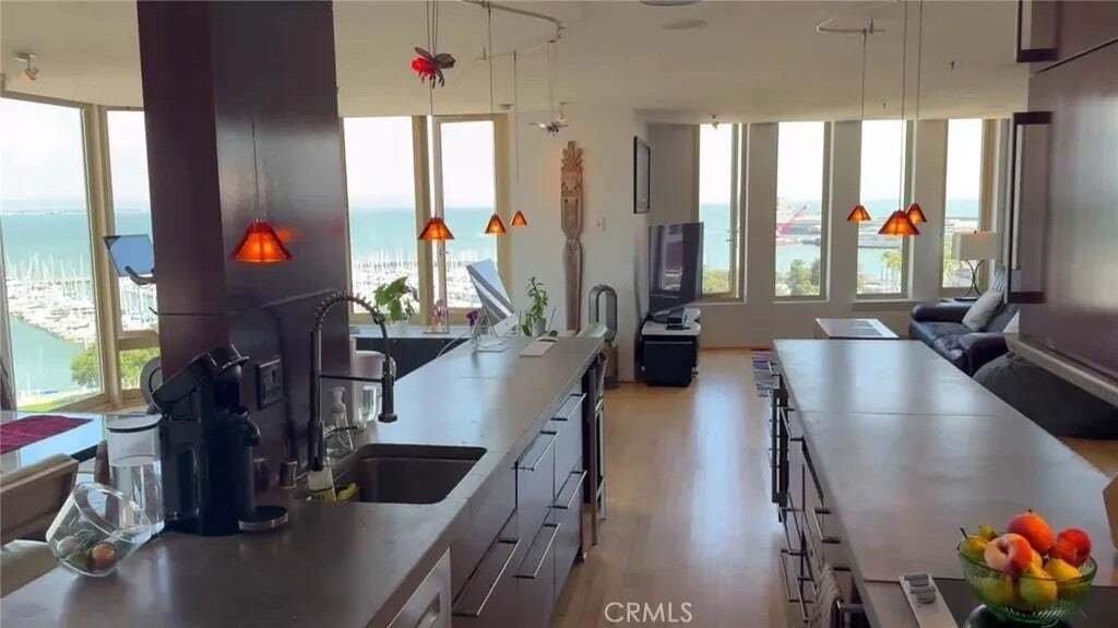 Condo in San Francisco, California, United States 2 - 18555360