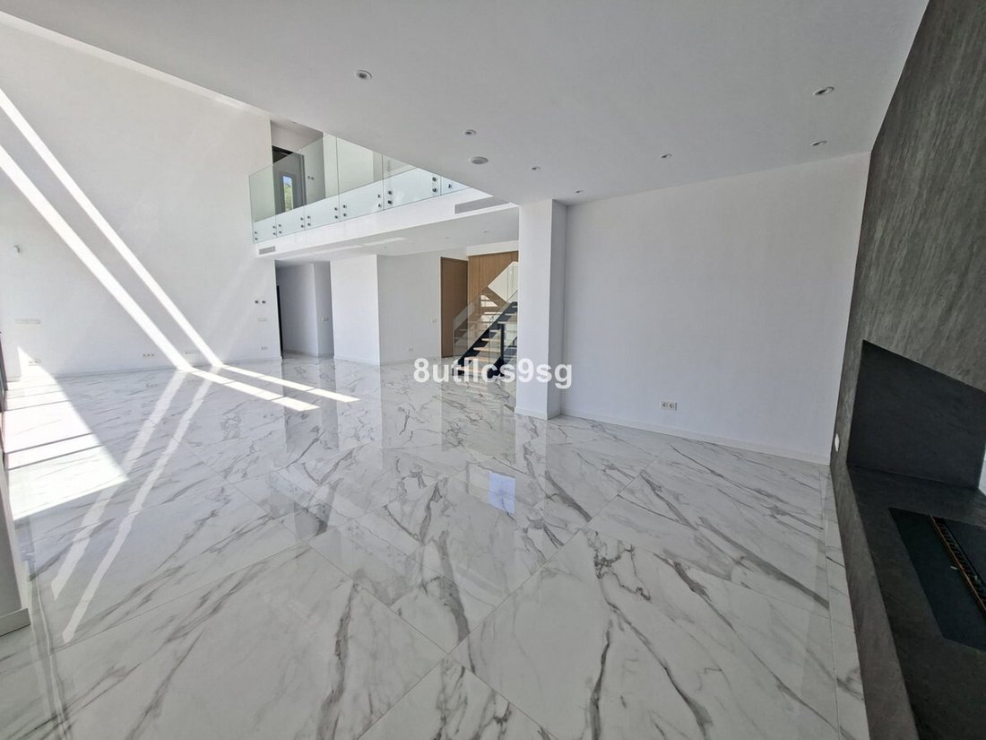 Villa in Benahavis, Andalusia, Spain 5 - 17032321