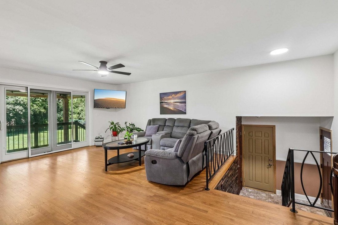 House in Bloomingdale, Illinois, United States 4 - 18555274