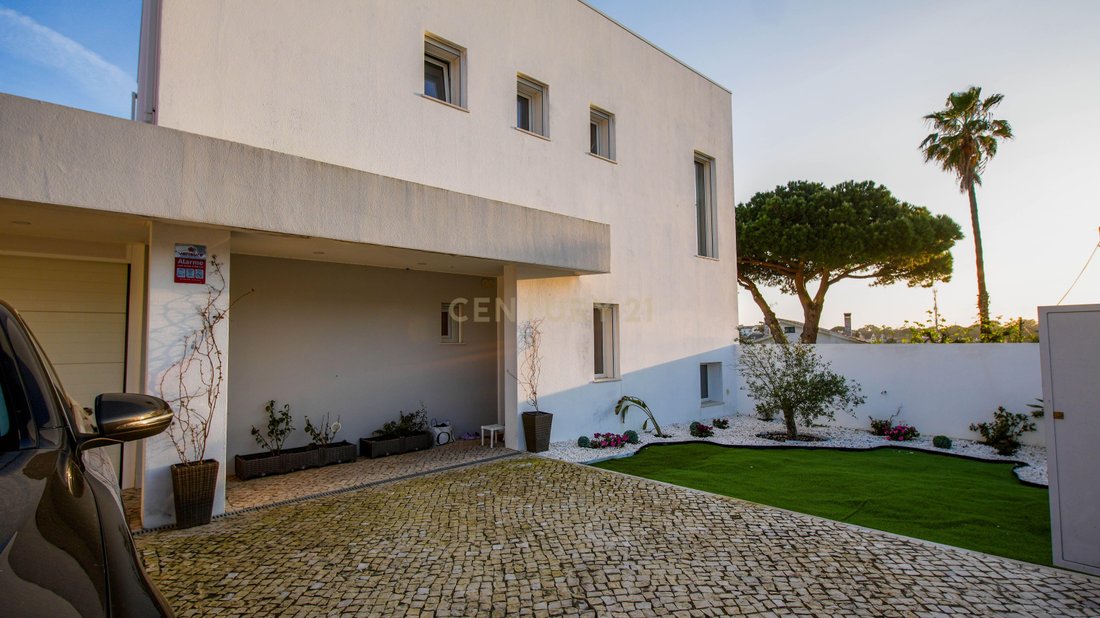 Villa in Charneca de Caparica e Sobreda, Setubal, Portugal 3 - 18555867