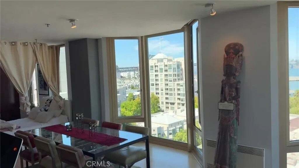 Condo in San Francisco, California, United States 5 - 18555360