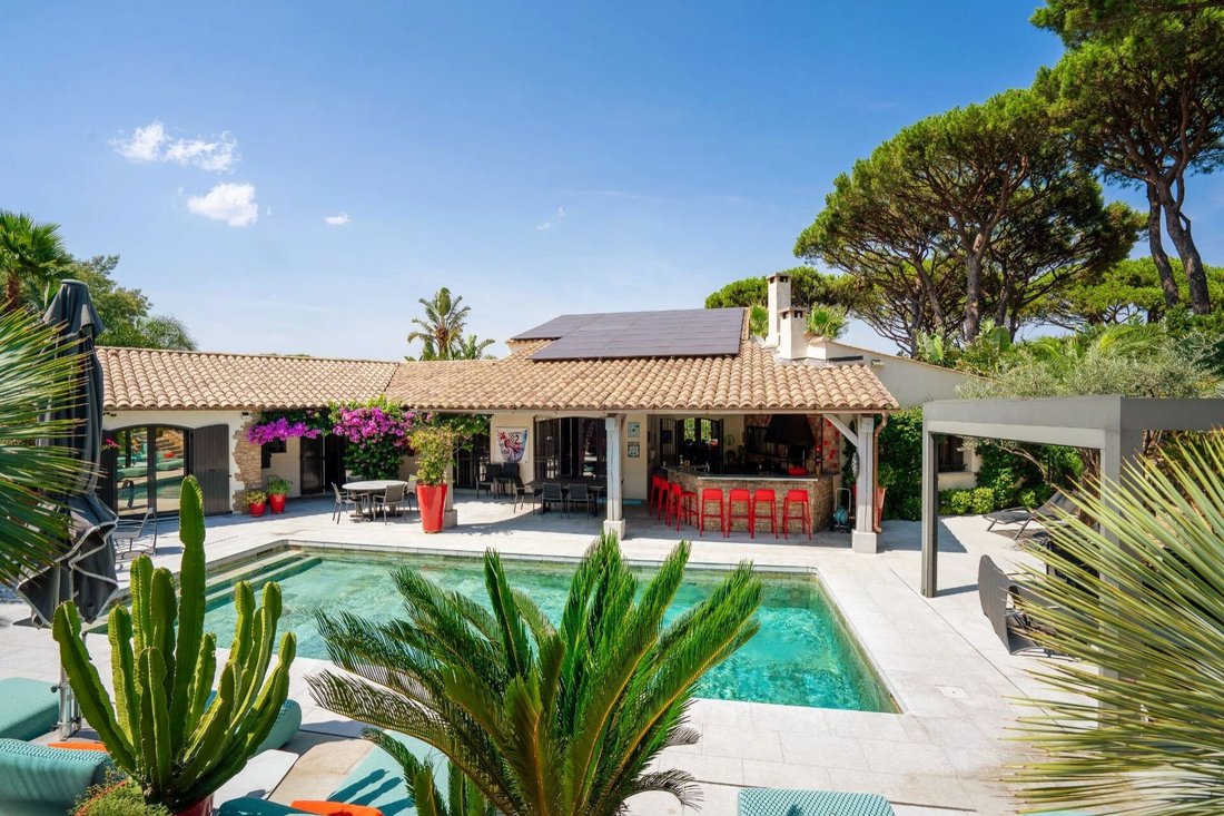 Villa in Ville-Les Saquedes-Le Bouillonnet, Sainte-Maxime, France 1 - 18555235