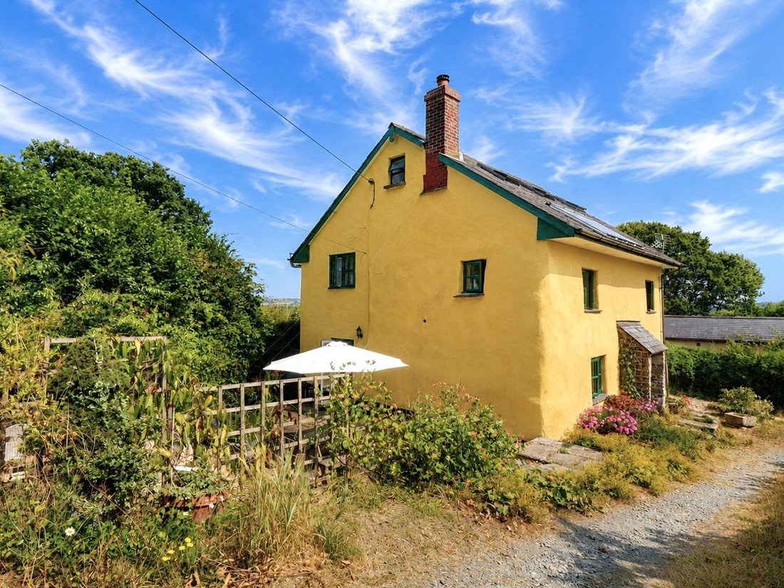 House in Petrockstow, England 1 - 15884151