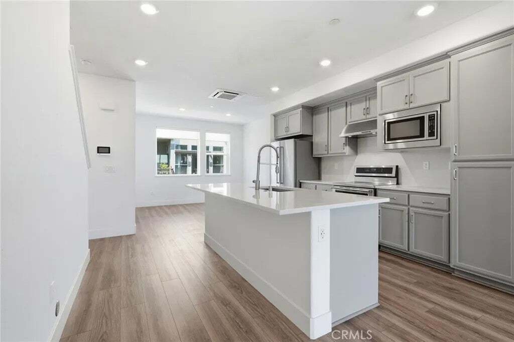 Condo in San Mateo, California, United States 5 - 18555401