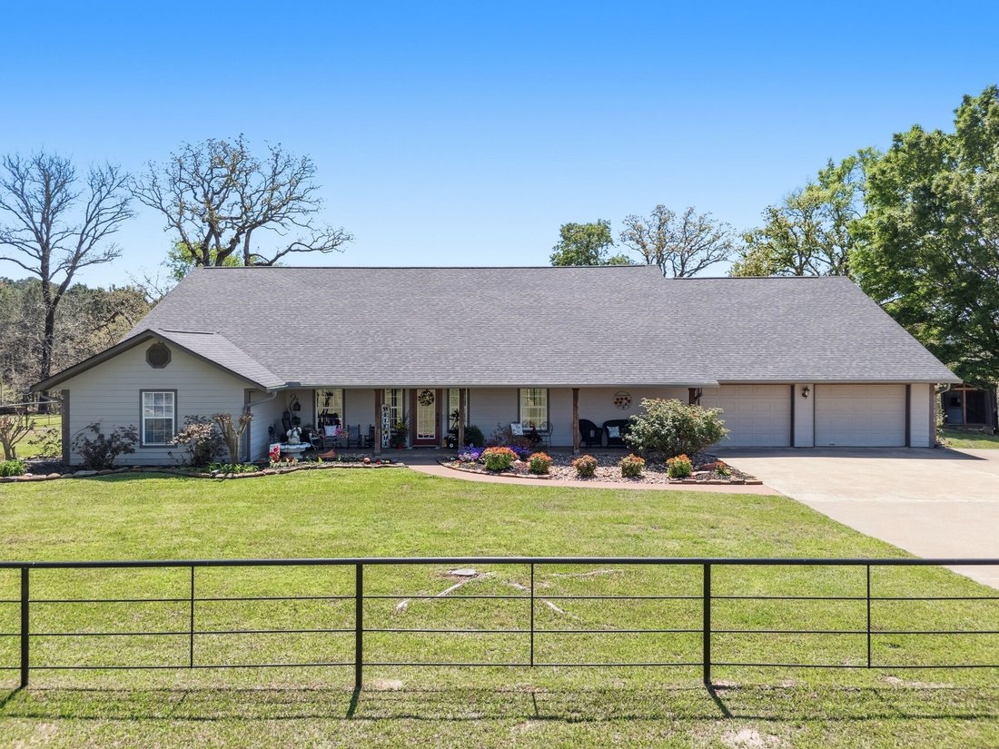 Farm Ranch in Grapeland, Texas, United States 4 - 17621150
