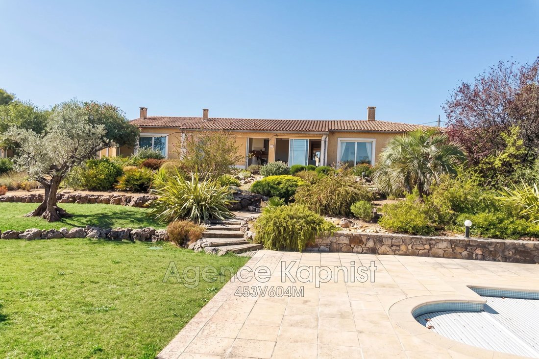 Villa in Flayosc, Provence-Alpes-Côte d'Azur, France 1 - 15182796