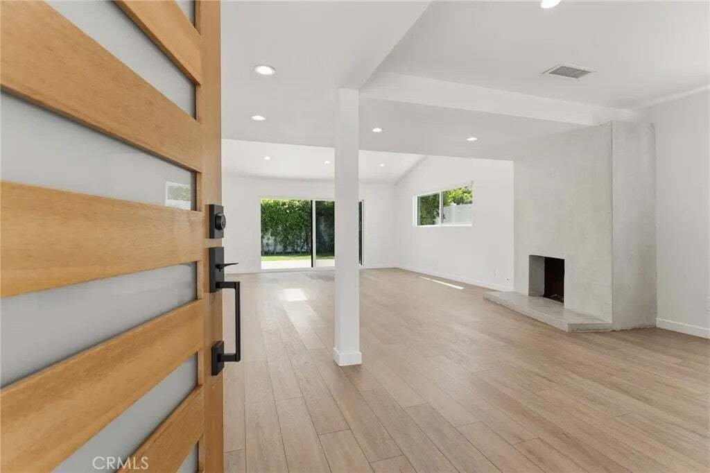 Condo in Los Angeles, California, United States 4 - 18555361