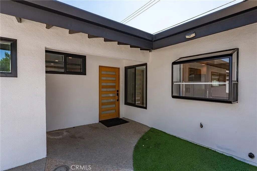 Condo in Los Angeles, California, United States 3 - 18555361