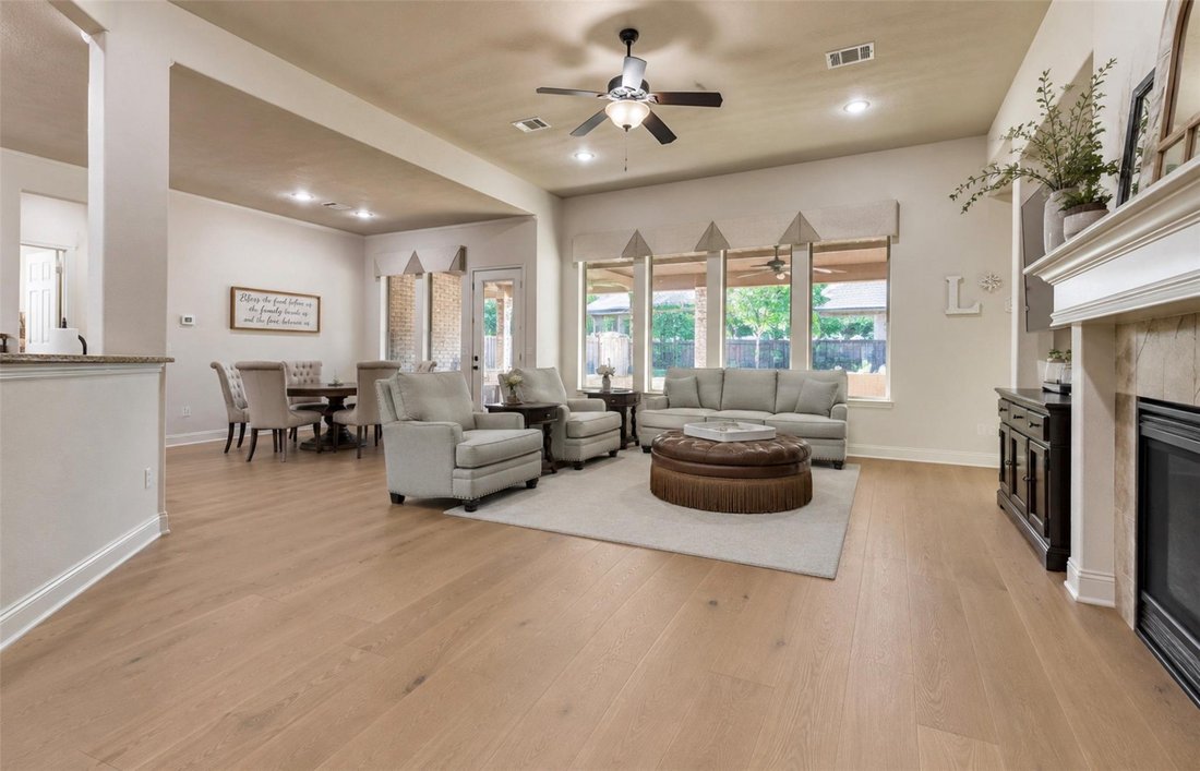House in Tomball, Texas, United States 5 - 18292364