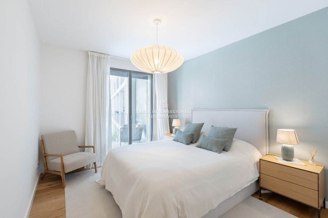 Apartment in Alges, Lisbon, Portugal 3 - 18555648