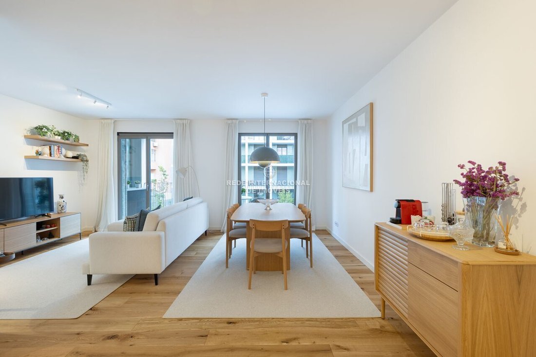 Apartment in Alges, Lisbon, Portugal 1 - 18555648