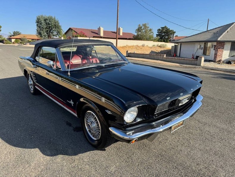 Cabriolet in Glendale, United States 1 - 18555510