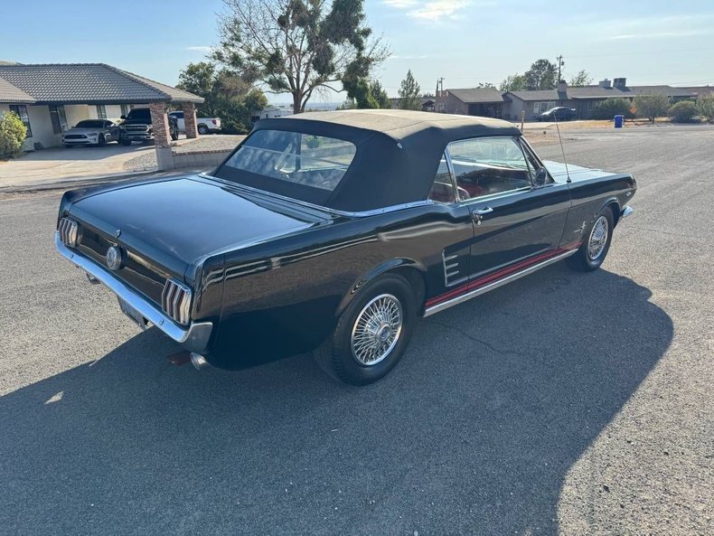 Cabriolet in Glendale, United States 4 - 18555510