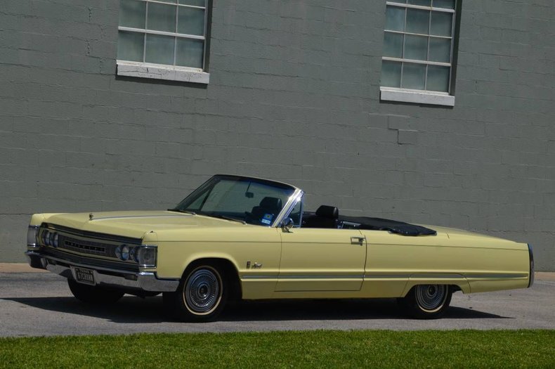 Cabriolet in Glendale, United States 1 - 18555537