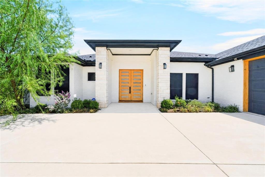 House in Granbury, Texas, United States 3 - 18030371