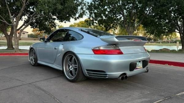 Coupe in Glendale, United States 3 - 18555521
