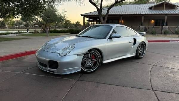 Coupe in Glendale, United States 1 - 18555521