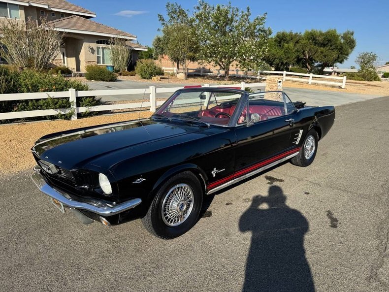 Cabriolet in Glendale, United States 5 - 18555510