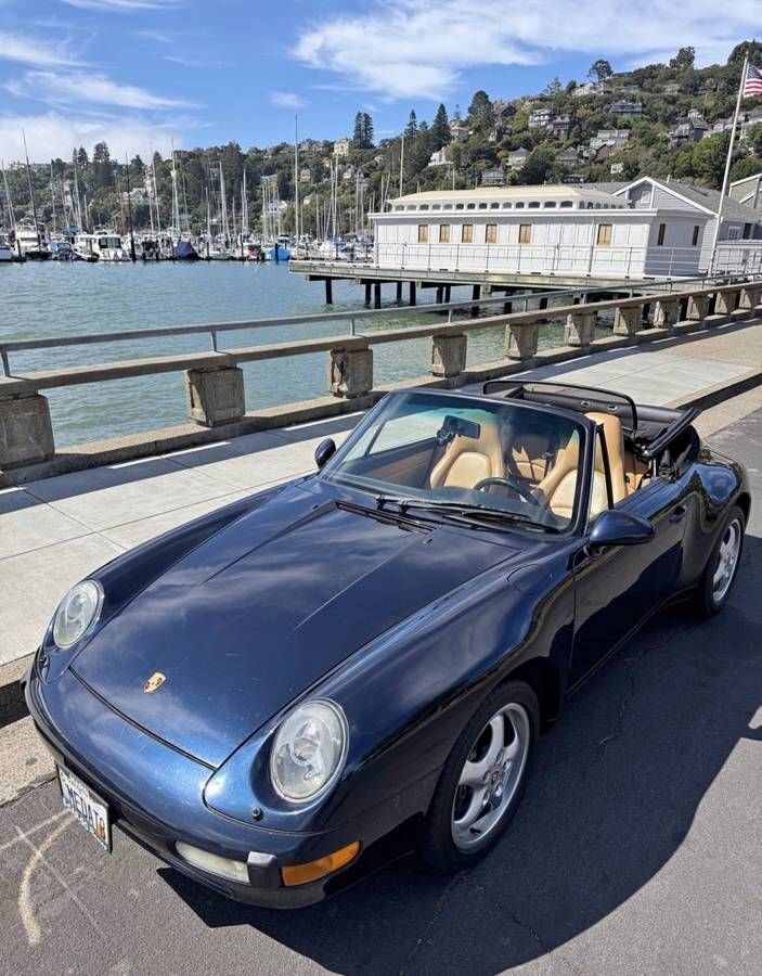 Cabriolet in Glendale, United States 1 - 18555509