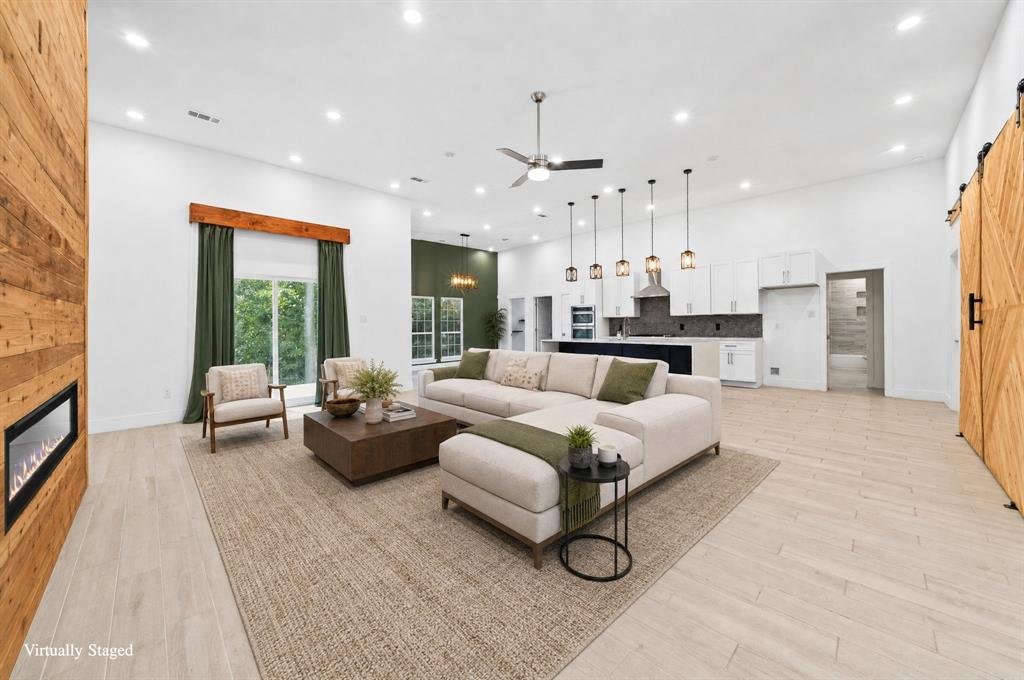 House in Granbury, Texas, United States 5 - 18030371