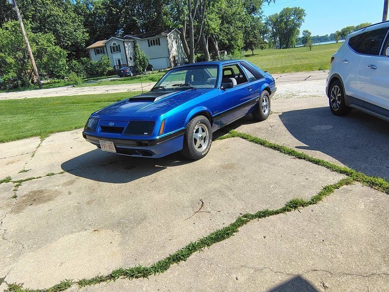 Coupe in Glendale, United States 3 - 18555515