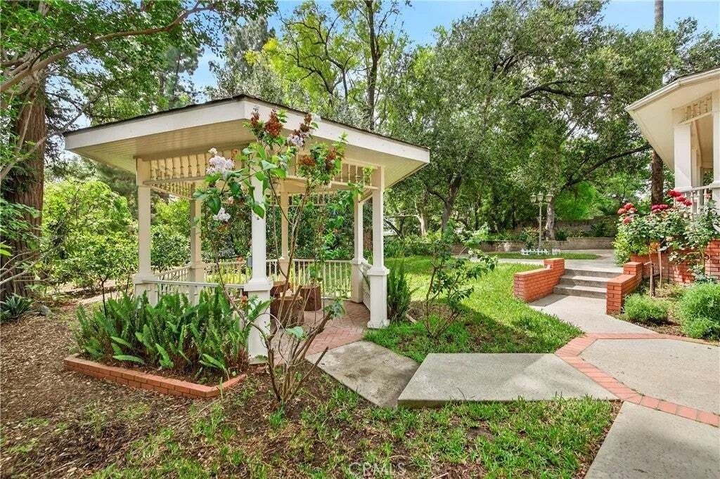 House in Sierra Madre, California, United States 4 - 17645448