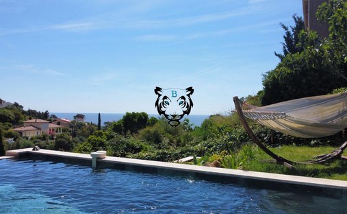 House in Ecarts, Roquebrune-sur-Argens, France 1