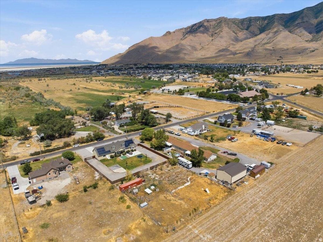 House in Erda, Utah, United States 5 - 18555209