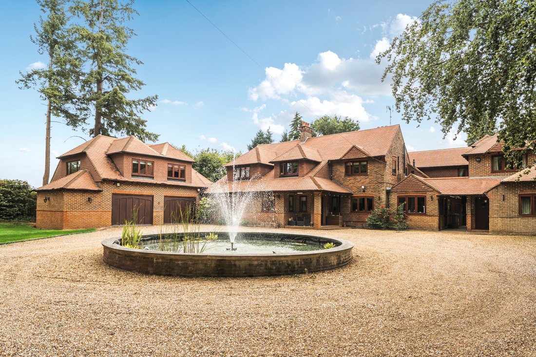 Casa a Kingswood, Reigate and Banstead, Inghilterra 1 - 18555304