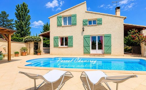 Casa a Est, Eyguières, Francia 1
