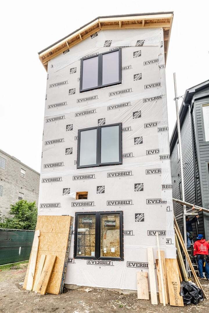 Chicago, Illinois, United States 3 - 18555269