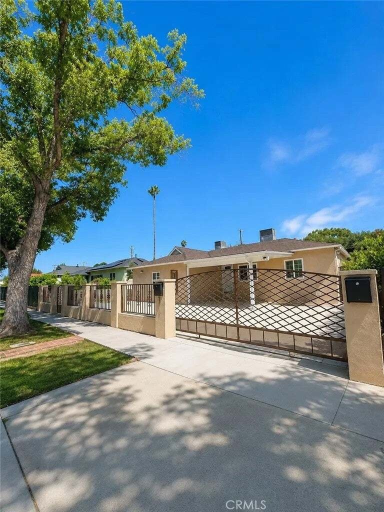 House in Los Angeles, California, United States 1 - 18555396