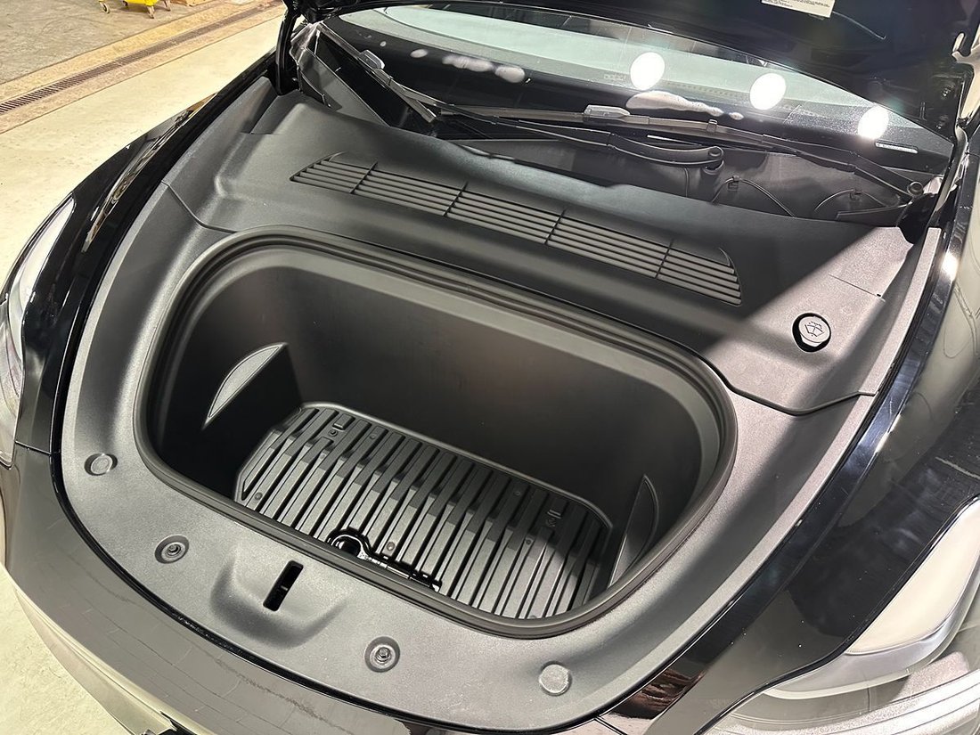 Suv in Carol Stream, IL, United States 4 - 18555602