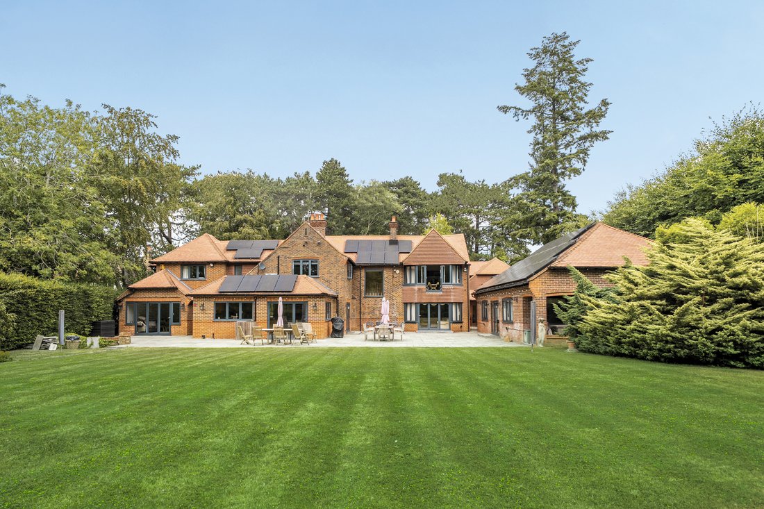 Casa a Kingswood, Reigate and Banstead, Inghilterra 2 - 18555304