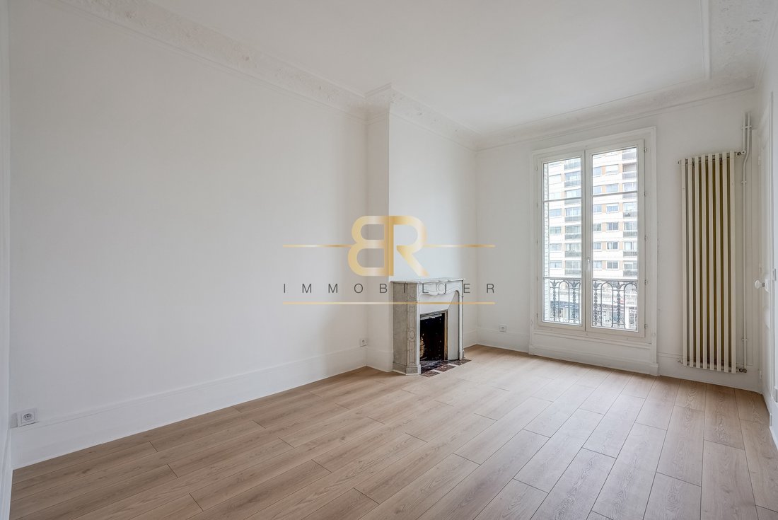 Apartment in Plateau Ouest, Suresnes, France 1 - 18555231