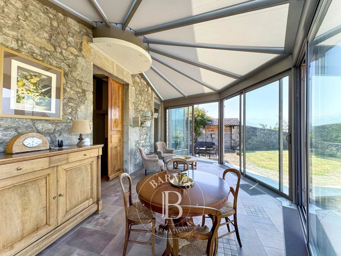 Estate in Chignin, Auvergne-Rhône-Alpes, France 2 - 18555937
