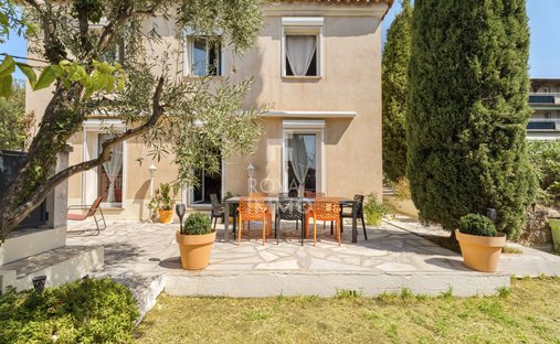 House in Aguillon, Toulon, France 1