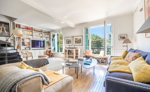 House in Plateau Ouest, Suresnes, France 1