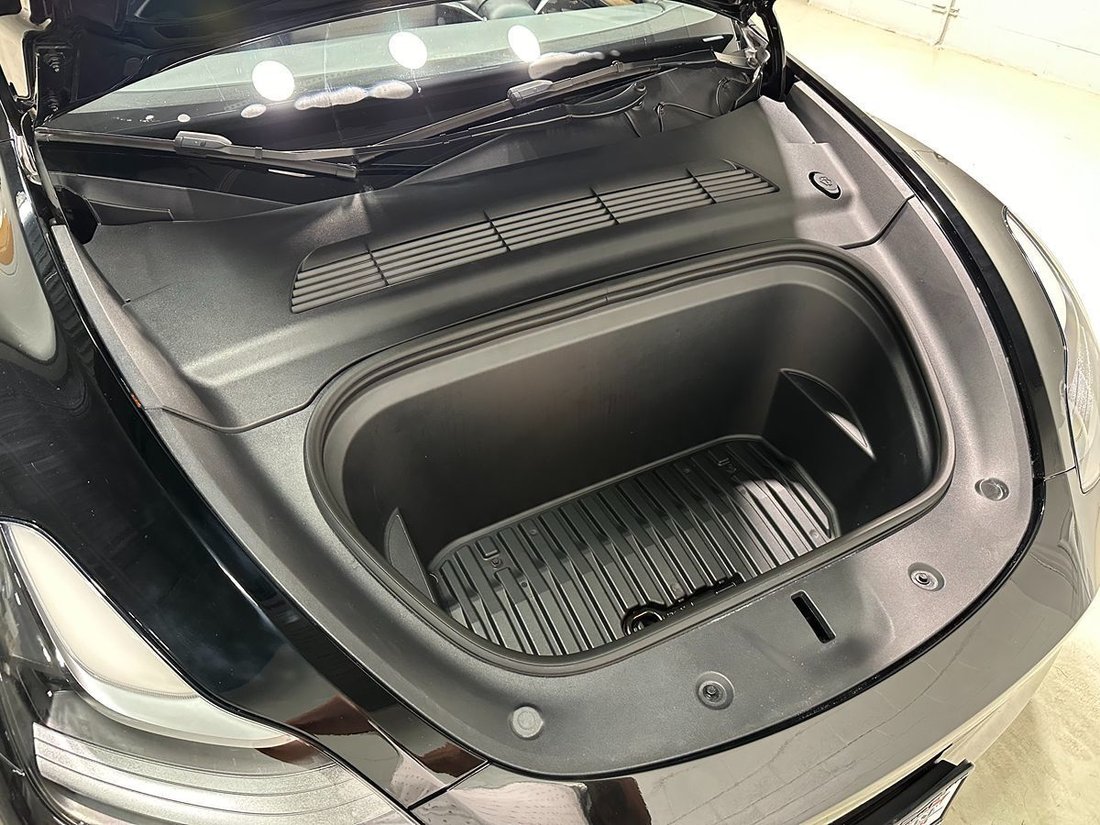 Suv in Carol Stream, IL, United States 3 - 18555602