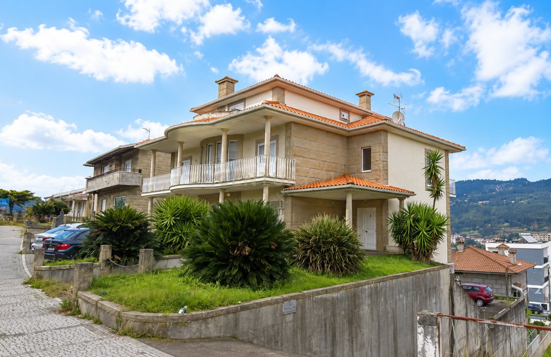Villa in Alpendorada, Varzea e Torrao, Porto District, Portugal 1 - 17327957