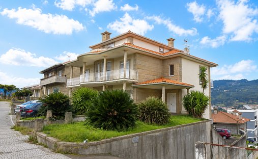Villa in Alpendorada, Varzea e Torrao, Porto District, Portugal 1