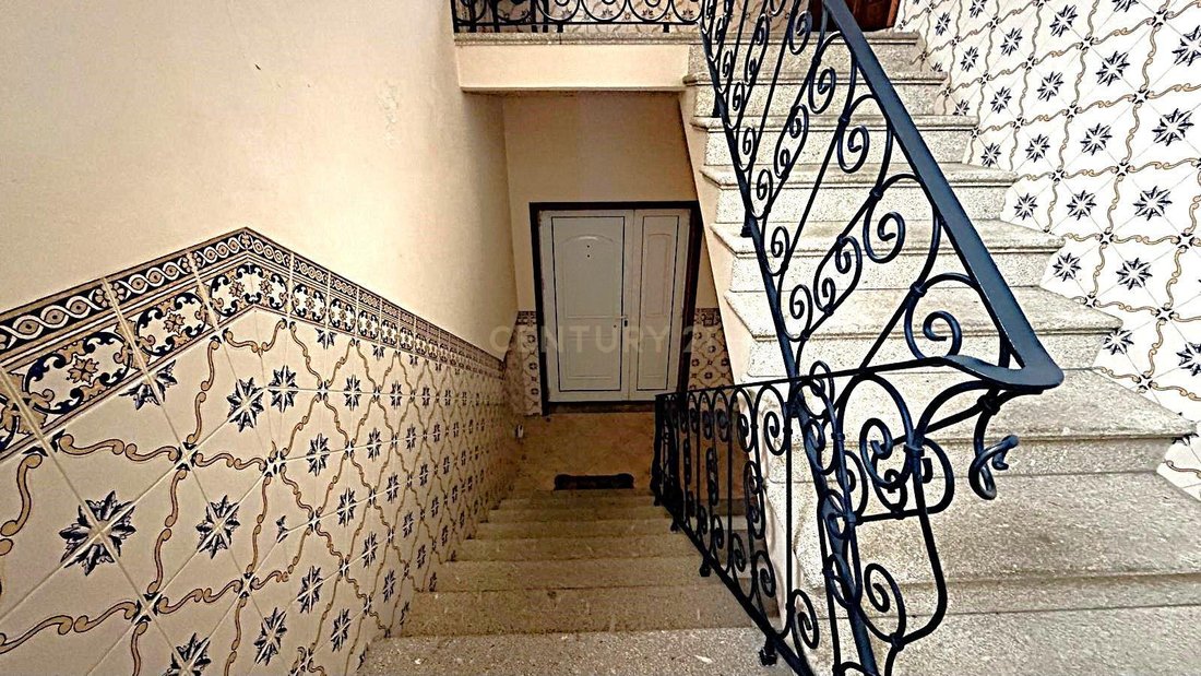 Villa in Alpendorada, Varzea e Torrao, Porto District, Portugal 4 - 17327957