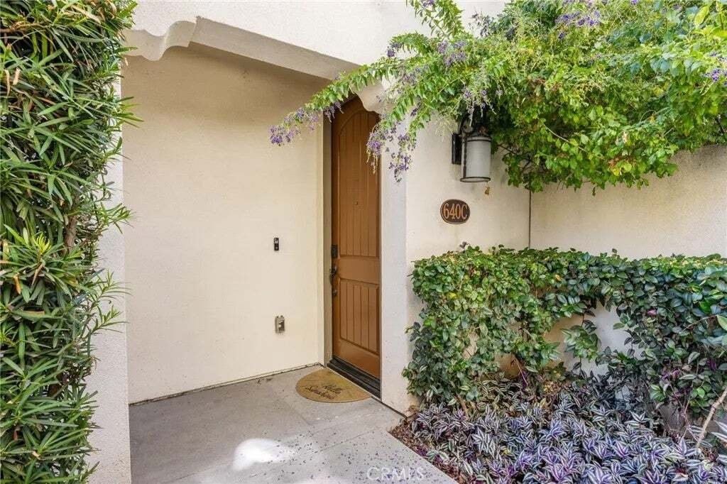 Condo in San Gabriel, California, United States 2 - 18555353